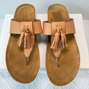 Comfortiva With Pillow Top Footbed Tassel Detail Sandals Size 8.5 Light Tan